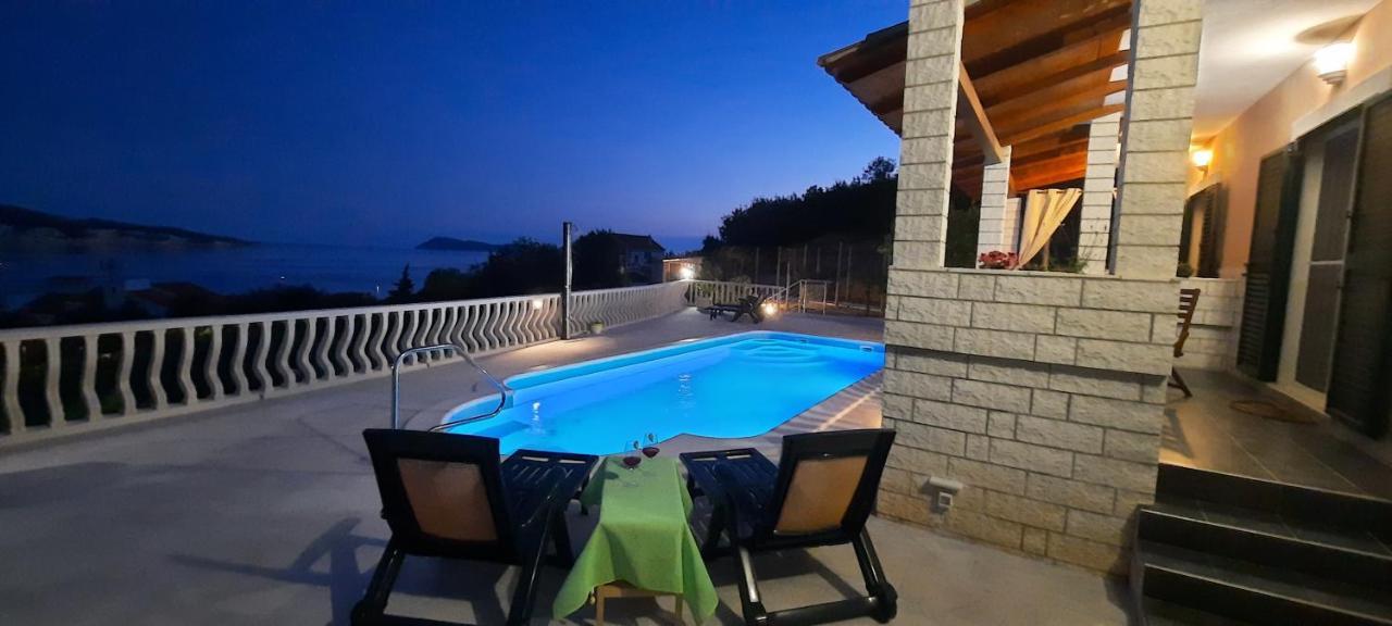 Apartments Suho Комижа Экстерьер фото