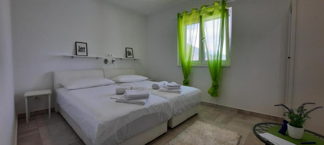 Apartments Suho Комижа Экстерьер фото